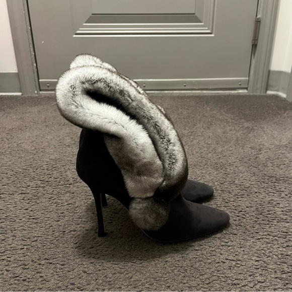 Manolo Blahnik Nestanu Suede Chinchilla Fur Heeled Booties - Picture 3 of 10